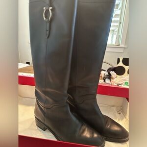 Black riding boots